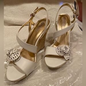 Guess white wedges